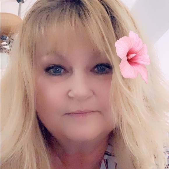 Meet your Posher, Shari - Picture 1 of 1